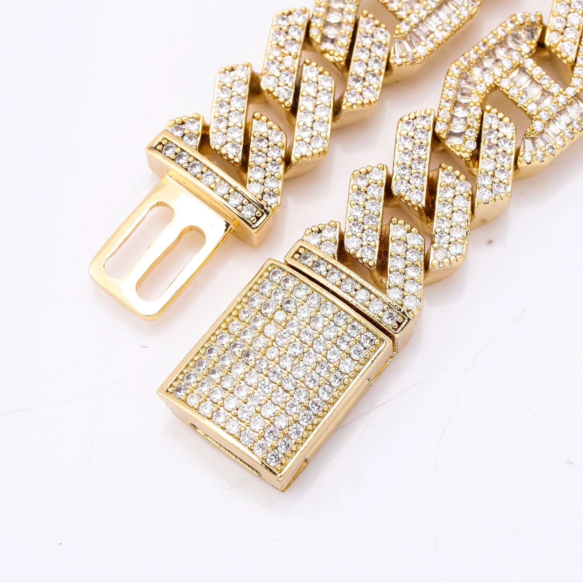 14mm Baguette Curb Chain in Yellow Gold | - The Icetruck
