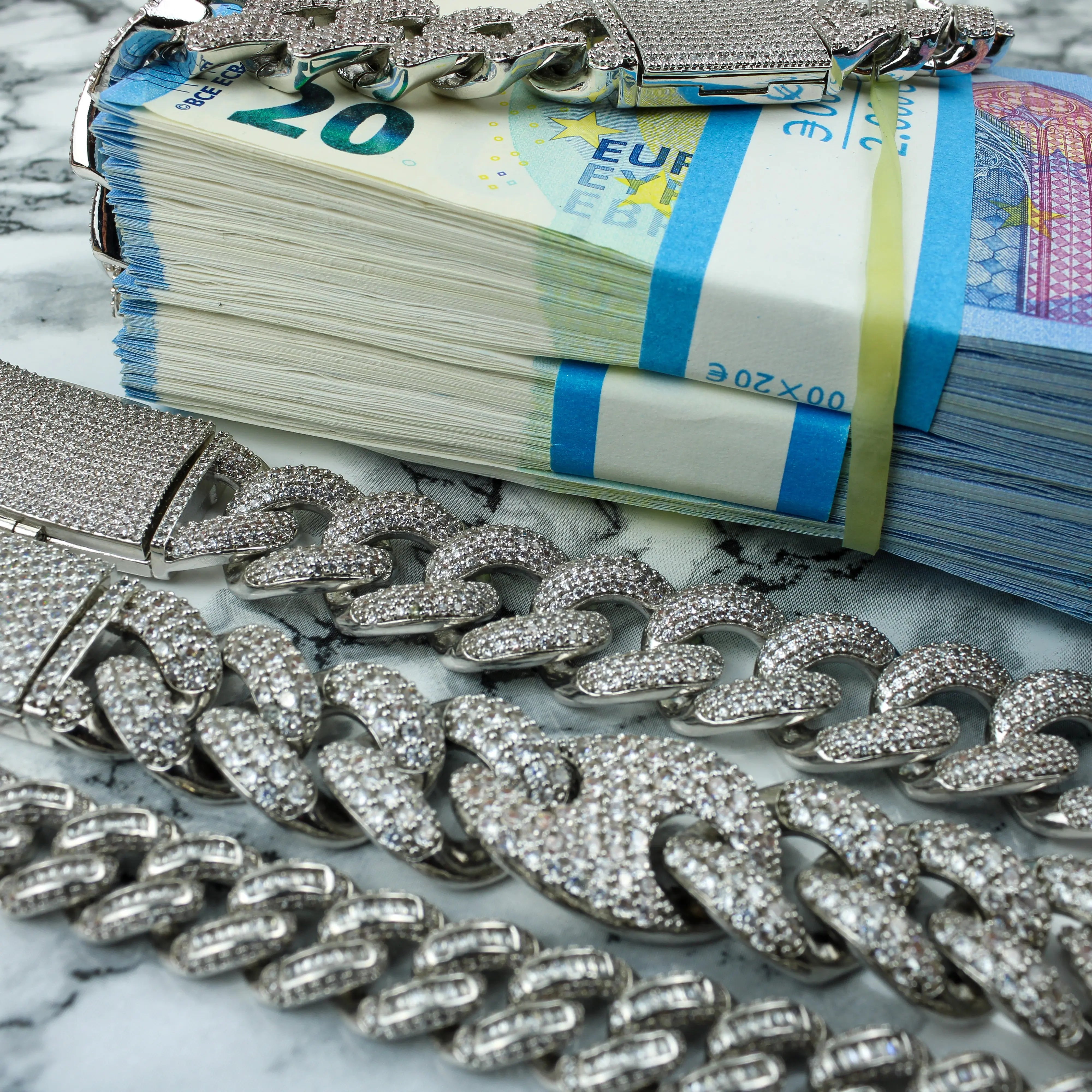 20mm Iced Cuban Link Chain in White Gold | - The Icetruck